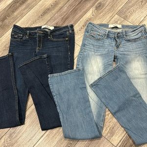 Hollister low rise flare jeans. Size 3 long (26x35)